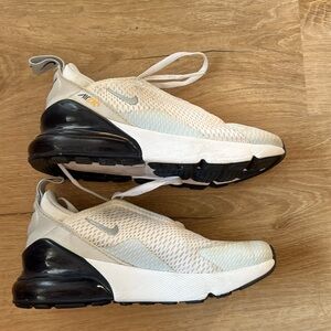 Nike air max 270 - White and Navy - Little Boys size 12.5